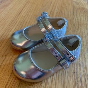 Silver Gymboree Dress Shoes - size 4 toddler EUC